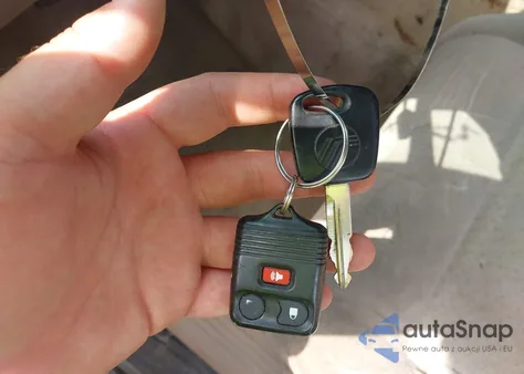 2000 Mercury Mountaineer z USA, uszkodzony, nr VIN 4M2ZU76E1YUJ15339